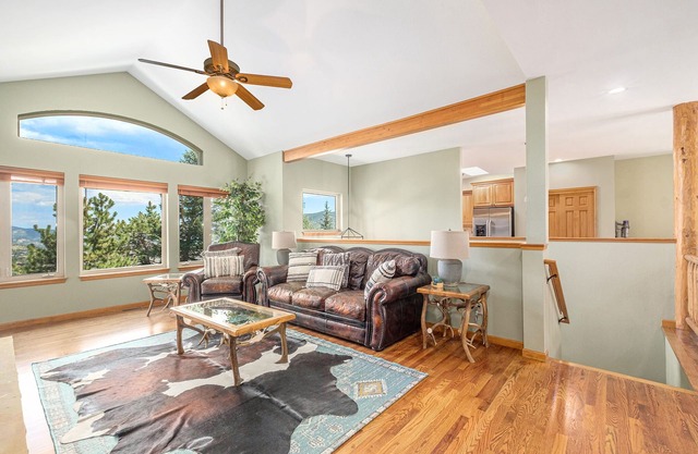 Cabin minutes from downtown Estes Park and RMNP