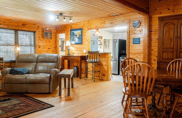 Cabin ON Creek min's to Lake James/Linville Gorge