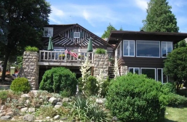 Cabin on Lake Mohawk- Lakefront Property