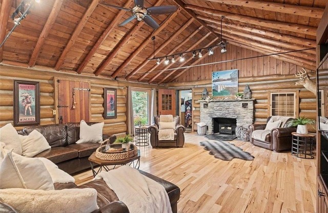 Cabin Retreat | Hot Tub | Pool | Game Room | FLX