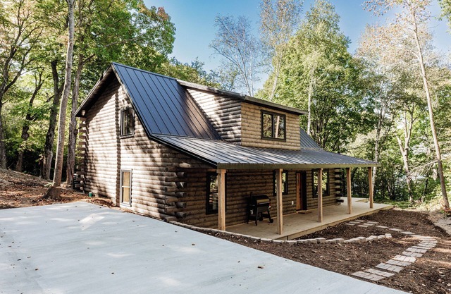 Cabin Retreat with Hot Tub