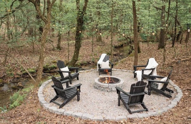 Cabin w Lux Gym Firepit Game Room and Playground!