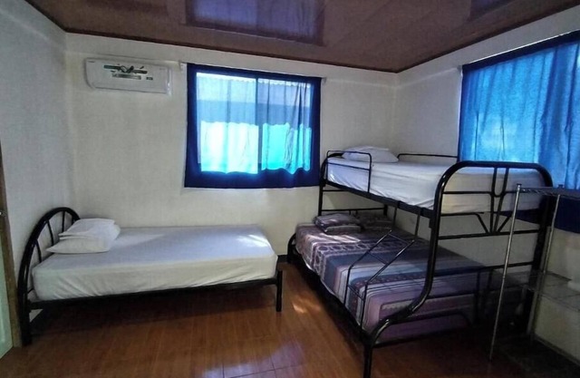 Cabinas la roca only 5 minutes away from the beach