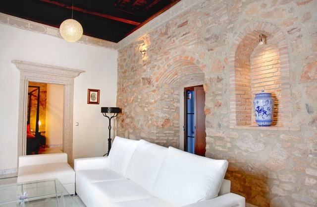 CACERES APARTMENT CHORRILLO INTRAMUROS