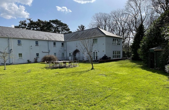 CADWALADR, pet friendly, luxury holiday cottage in Caernarfon