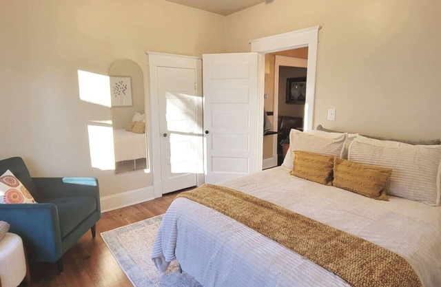 Cairo St Bungalow-Dog friendly-No Cleaning Fee
