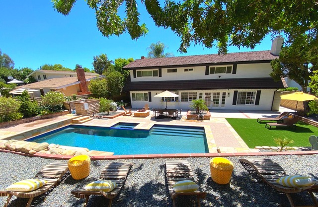 Calabasas Oasis Retreat w/Pool,Jacuzzi,Gym &more!