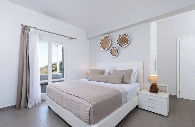 Caldera View apartment with private Hot Tub and Pool