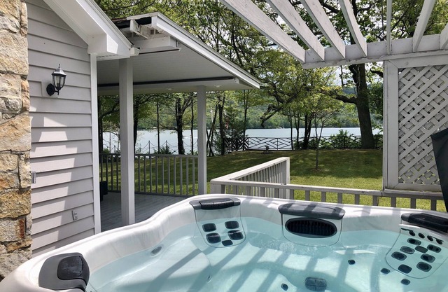 Caldwell Circle Retreat on Lake George
