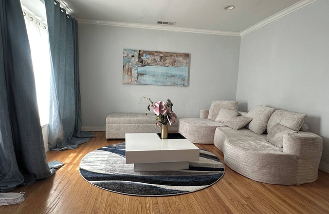 Calm 3-2 house in Long Beach