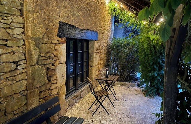 Calm, relaxing Gite in refurbished French Barn with exclusive use of great pool