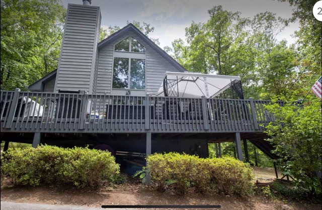 Calm water cove at Lake Keowee near Clemson
