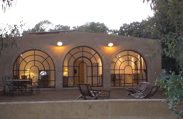 Calvi, bioclimatic cottage for 6 people on a large estate.