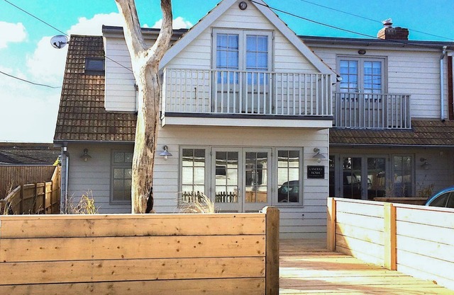 Camber Beach House - Five Bedroom Villa, Sleeps 10