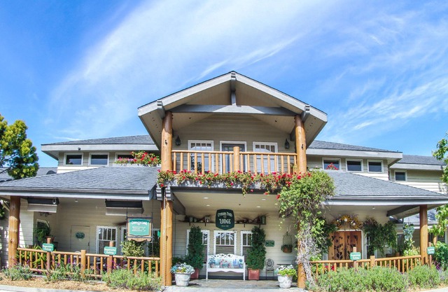 Cambria Pines Lodge