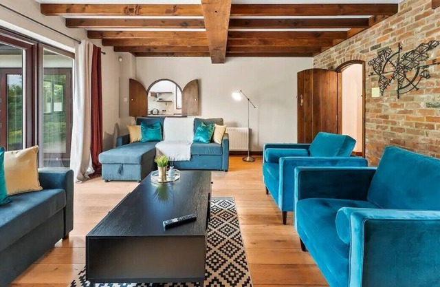 Cambridge Abode Sleeps 20 - Hot tub