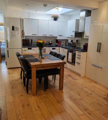 Cambridge city centre immaculate 2 bed apartment