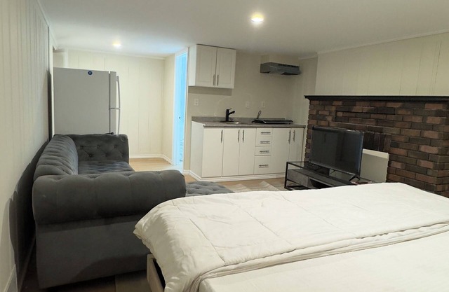 Cambridge Private Basement | Full Kitchen, Bathroom & Comfort