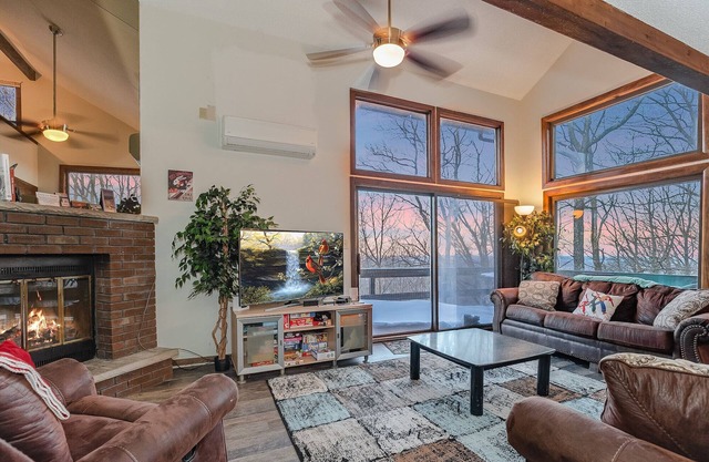 Camelback Condo - Premier Tranquility & Comfort