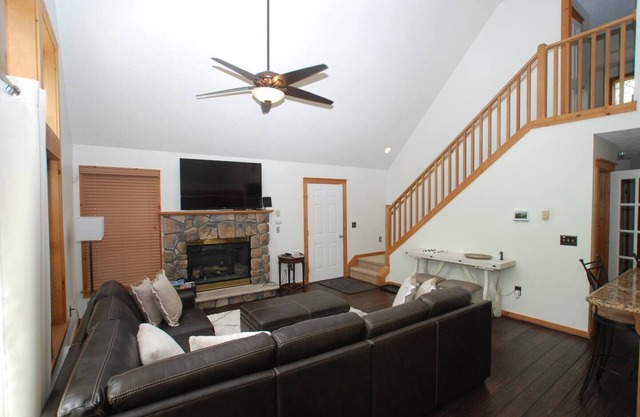 Camelback Lodge | Hot Tub | 9Beds | Game Room