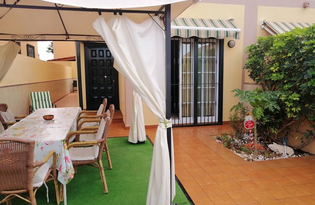 Camelot is a comfortable and quiet modern townhouse in Canaria traditional style