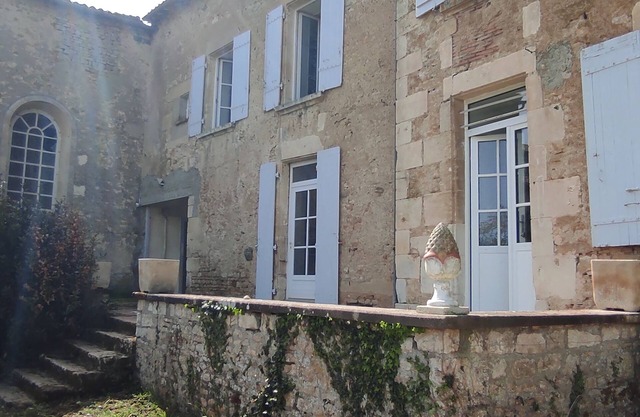 CAMPAIGN Rural gite, large house to welcome friends or family.