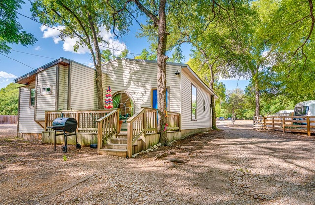 Camper Cowboy Pool–Close to River&Trails w/Kayak