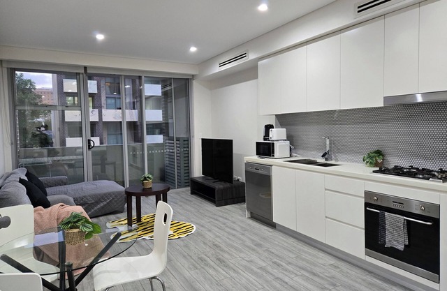 Camperdown one 02 Close to bus stop and SYD CBD