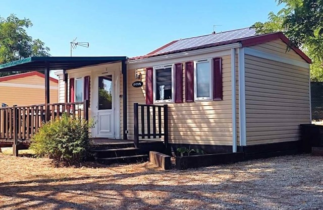 Camping 3 étoiles - Piscine - eebica