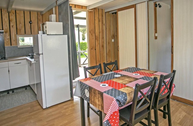 Camping Apamea *** - Chalet 4 Rooms 6 People