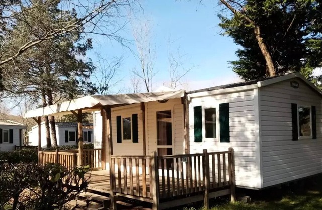 Camping Domaine du Cros d'Auzon* - Comfort mobile home 3 rooms for 4 people Air-conditioned