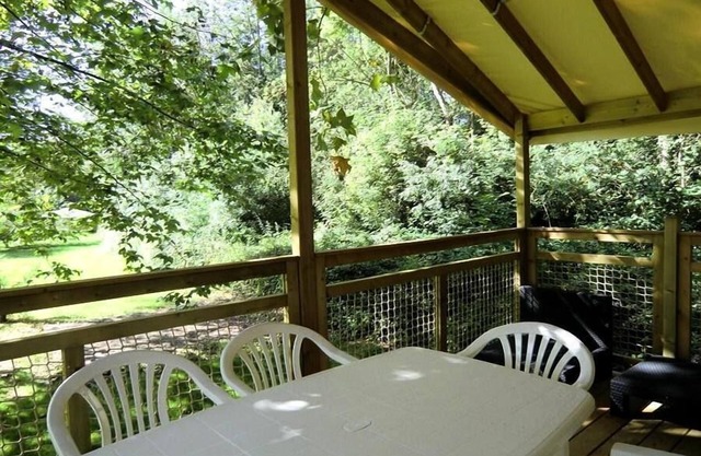 Camping du Port Mulon * - Ecolodge sur Pilotis 3 Rooms 4 People