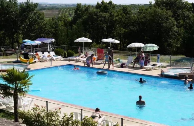 Camping Fontaine Du Roc* - Safari tent 3 rooms 5 people