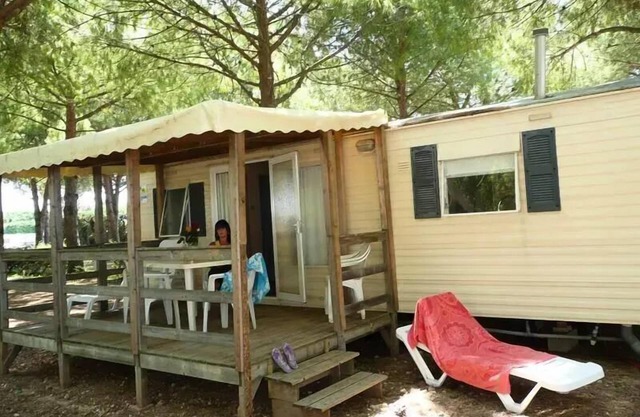 Camping du Chêne Vert * - Mobil home Eco 4pers 38m2 with covered terrace 2 bedrooms, 4 people