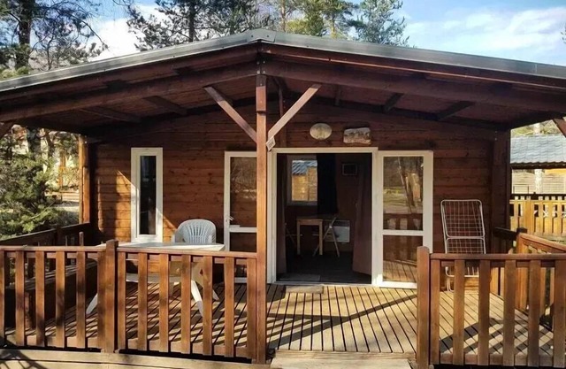 Camping-Caravaneige l'Iscle de Prelles * - Chalet Comfort Type Modulo 18 - 18 m2/1 bedroom - Covered terrace 15 m2 4 people