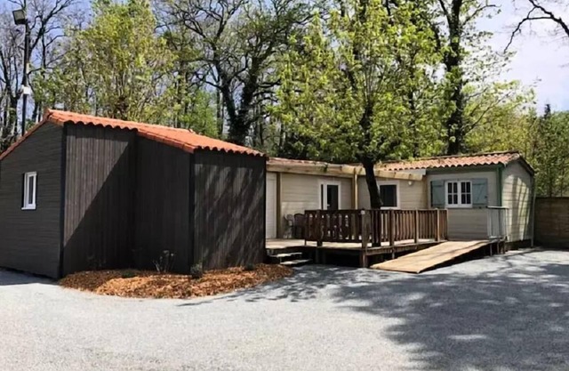 Camping La Forêt * - Chalet Cayola PMR 4 Bedrooms 8/10 People