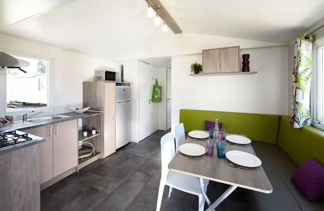 Camping Les Terrasses du Lac* - 3-room mobile home for 4/6 people