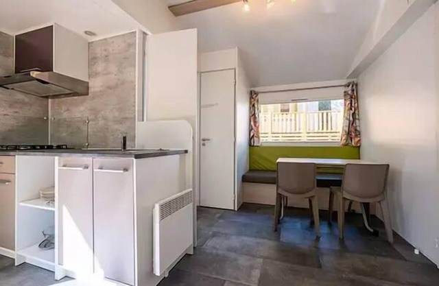 Camping Les Terrasses du Lac* - 3-room Comfort mobile home for 4 people