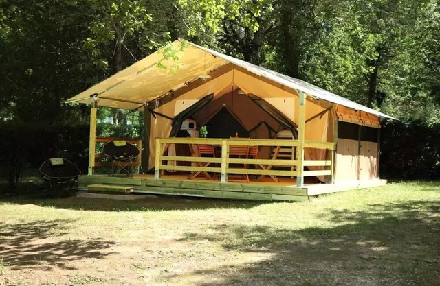 Camping Ushuaïa Villages les Pialades * - VICTORIA Lodge Tent 30m²/2 bedrooms (without private bathrooms) 4 people