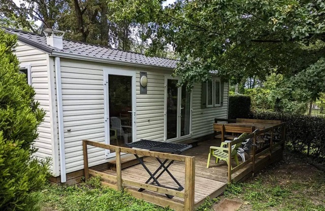 Campsite Le Pré des Moines * - Mobile home CANNELLE + 2 bedrooms 2 to 6 people - 2 pers. included in the tariff