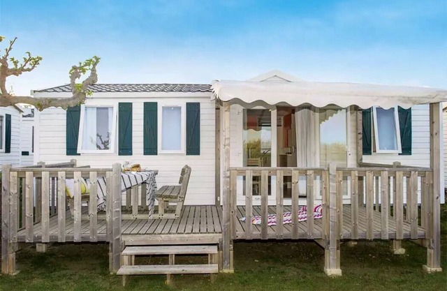 Campsite Parc des Roches * - Comfort XL 4-room mobile home for 6 people with air conditioning