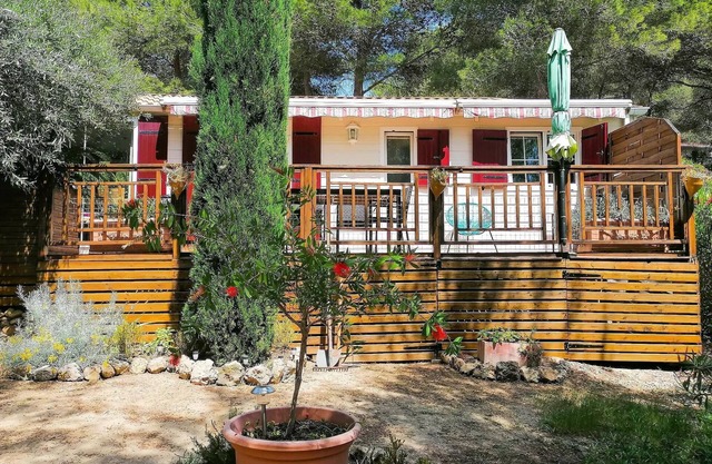 Campsite Residential La Pinède * - Charleston PREMIUM-2 bedrooms 40m2- *Clim, terrace, TV* 6 persons