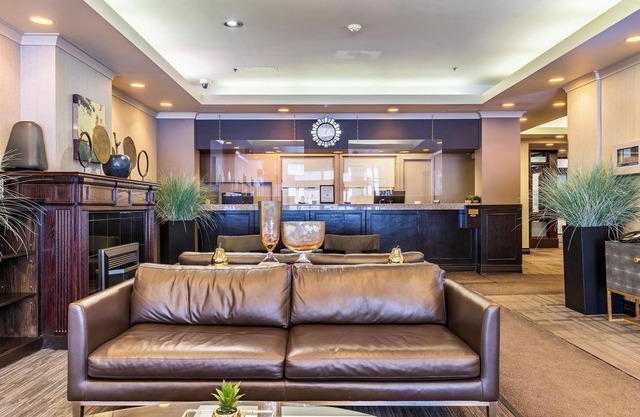 Campus Tower Suite Hotel