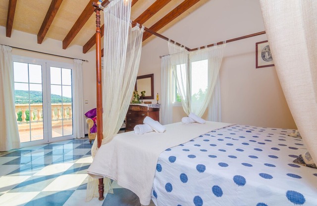 CAN CLARET - Villa with private pool in Cas Concos (Felanitx). Free WiFi.