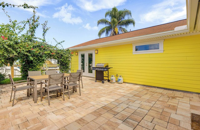 Canal-Front Retreat 4 Mi to Jacksonville Beach!