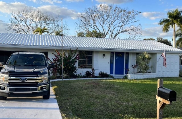 Canal house minutes from downtown Fort Myers