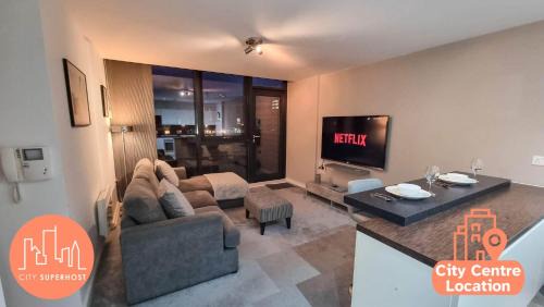 Canal Side Flat by City SuperHost