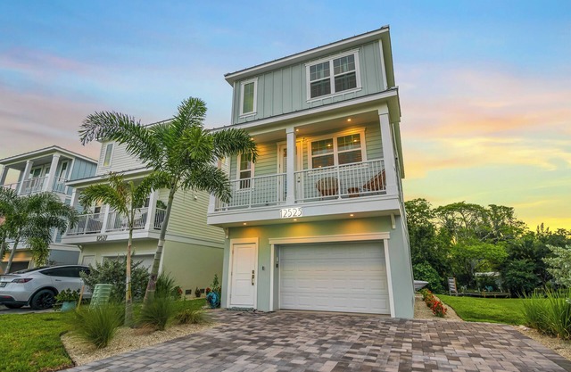 Canalfront Home! Near Anna Maria Island