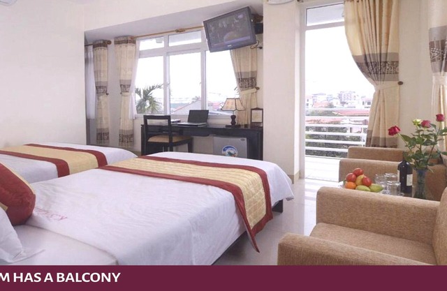 Canary Hotel-Room has Balcony with Hue City View - "Easy walking" to visit [61]