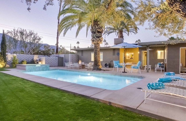 Canary Palms - Featured in Modernism Tour!